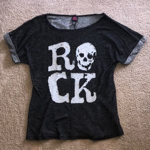 2b BEBE rock skull cuffed sleeve T-shirt sweater